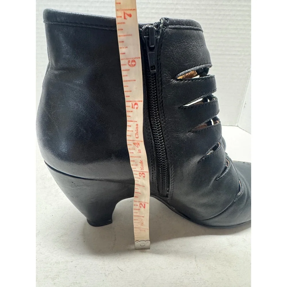Miz Mooz Throne Black Leather Cutout Lace Up Ankle Boots GZ0076 Women 7 M